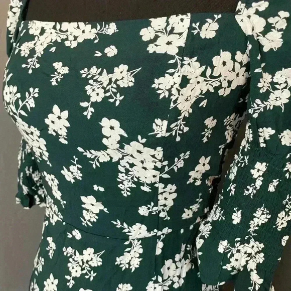 118. Mi Ami Green and White Floral Dress, Size S, EUC - Picture 2 of 6
